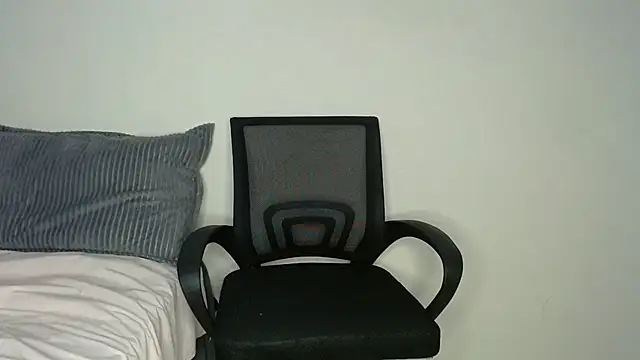 Perqueen online show from March 21, 1:23 pm