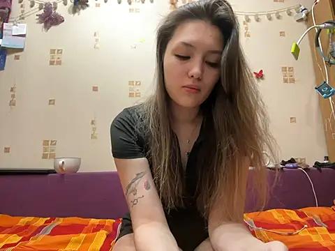 Snapshot of Roni_Cox chatting on February 20, 9:33 am Roni Cox online show from February 20, 9:33 am