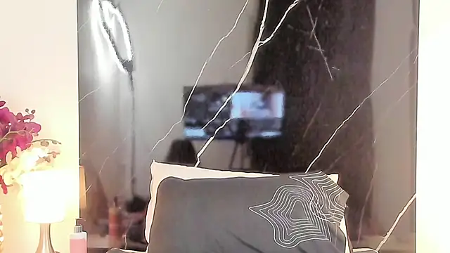 BellaaStarlix online show from March 4, 7:31 pm