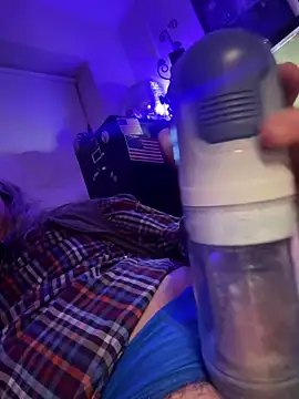 Snapshot of Helmut1971 chatting on December 19, 12:34 am Helmut1971 online show from December 19, 12:34 am