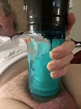 Snapshot of Helmut1971 chatting on October 14, 5:58 pm Helmut1971 online show from October 14, 5:58 pm