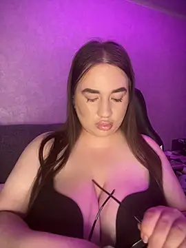 Snapshot of GabiBoobs chatting on May 15, 7:21 pm GabiBoobs online show from May 15, 7:21 pm