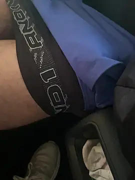 Snapshot of Blueeyesoulsnatcher chatting on November 8, 10:41 pm Blueeyesoulsnatcher online show from November 8, 10:41 pm