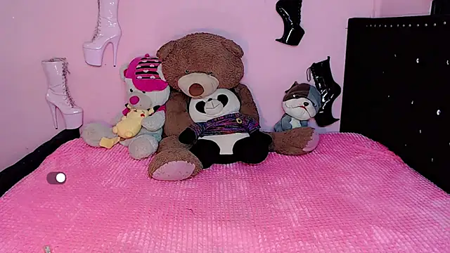 Ciinamonloren online show from March 19, 5:30 am