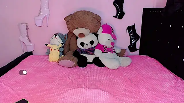 Ciinamonloren online show from March 21, 9:23 am