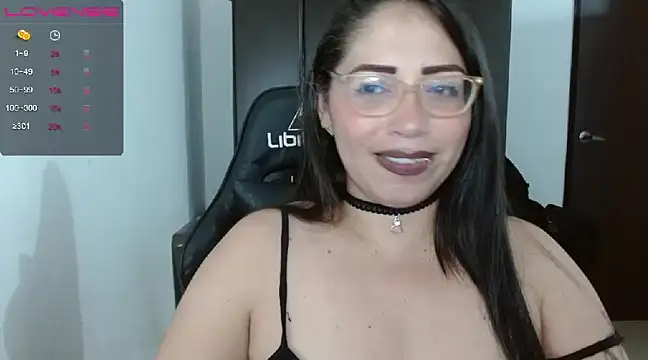 natashasmithe online show from January 18, 2:25 am