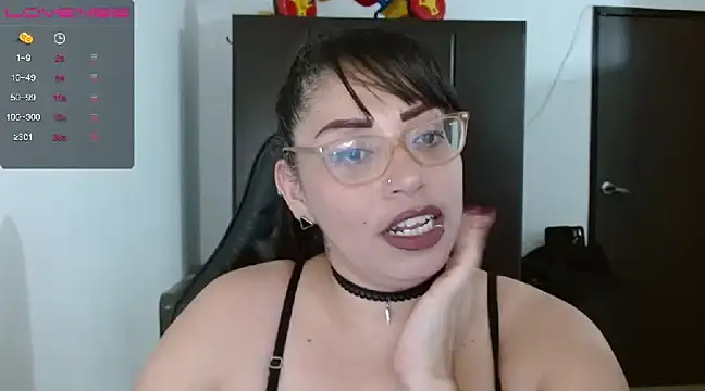 natashasmithe online show from January 26, 4:30 am