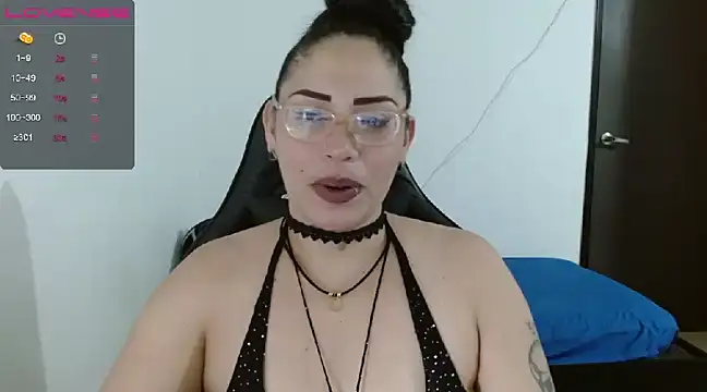 natashasmithe online show from January 27, 5:47 am