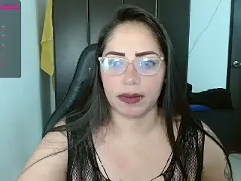 natashasmithe online show from February 1, 5:49 am