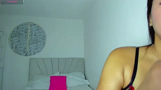 Snapshot of IsabelaVanegas_ chatting on October 30, 2:40 pm IsabelaVanegas  online show from October 30, 2:40 pm