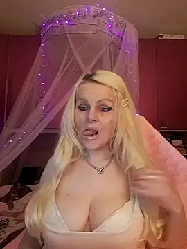 Snapshot of Angeldevilus chatting on May 4, 11:34 pm Angeldevilus online show from May 4, 11:34 pm