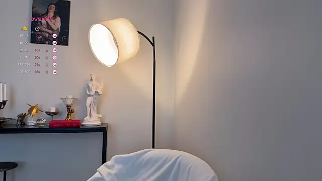 Monika Taylor17 online show from March 25, 6:19 am