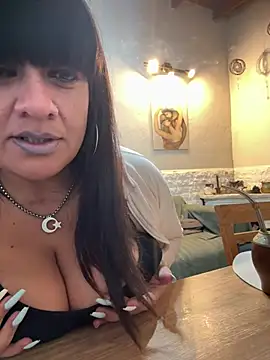 Snapshot of Sensualmente333 chatting on June 29, 12:05 pm Sensualmente333 online show from June 29, 12:05 pm