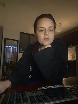 Scarletleon77 online show from March 26, 11:10 pm