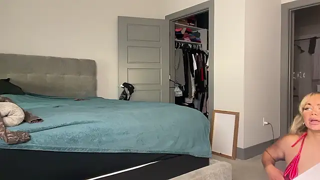 ElenaErickson online show from December 2, 11:07 pm