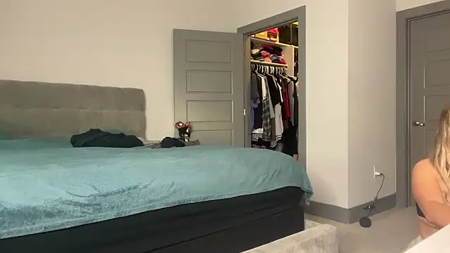 ElenaErickson online show from December 19, 12:02 am