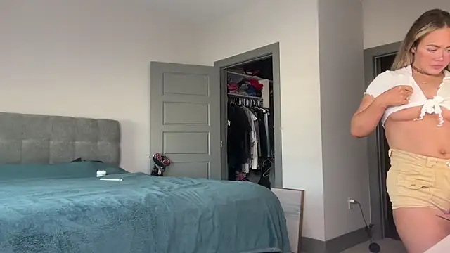 ElenaErickson online show from January 1, 8:58 pm