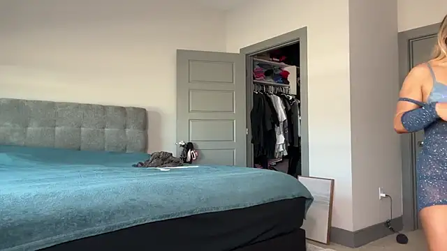 ElenaErickson online show from January 13, 8:04 pm