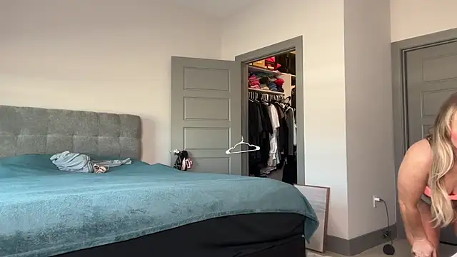 ElenaErickson online show from January 15, 8:05 pm