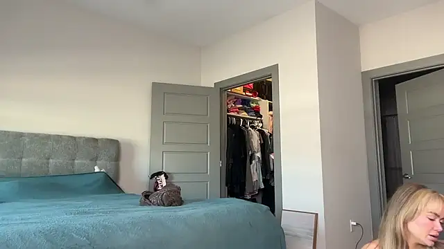 ElenaErickson online show from February 5, 10:01 pm