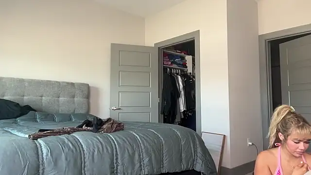 ElenaErickson online show from March 3, 10:52 pm