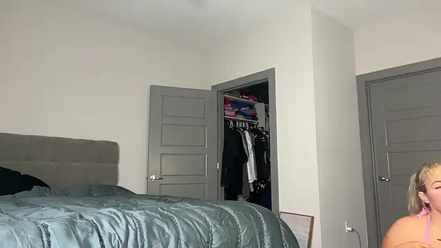 ElenaErickson online show from March 4, 1:55 am