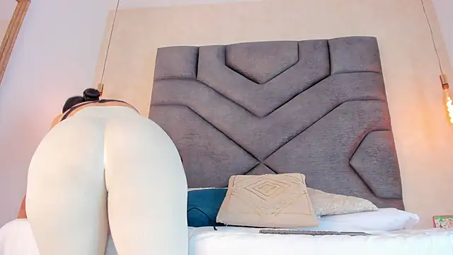 Liinda Saenz online show from January 15, 11:26 am