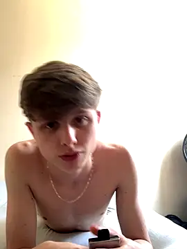 Snapshot of Diego17age chatting on October 16, 3:24 pm Diego17age online show from October 16, 3:24 pm