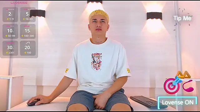 Snapshot of jeic_18 chatting on September 22, 11:12 am jeic 18 online show from September 22, 11:12 am