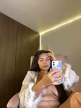 Snapshot of Nathcurly_ chatting on December 31, 11:39 pm Nathcurly online show from December 31, 11:39 pm