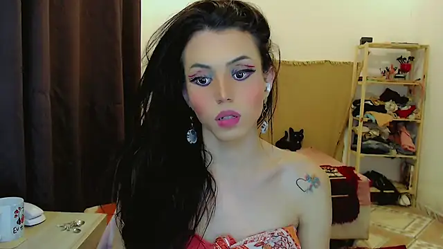 Sophie Fantasys online show from February 13, 1:01 am