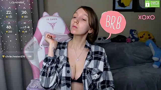 Snapshot of LeahGottty chatting on January 17, 5:42 am LeahGottty online show from January 17, 5:42 am