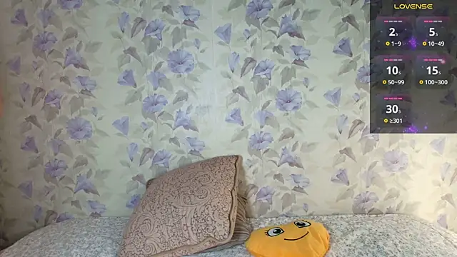Snapshot of Louise_Lavender chatting on August 2, 5:06 am Louise Lavender online show from August 2, 5:06 am