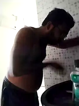 Snapshot of findmemylove chatting on January 10, 4:33 am findmemylove online show from January 10, 4:33 am