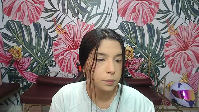 Snapshot of Small_naughty_ chatting on May 4, 1:07 pm Small naughty online show from May 4, 1:07 pm