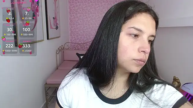 Snapshot of Small_naughty_ chatting on June 2, 1:13 pm Small naughty online show from June 2, 1:13 pm
