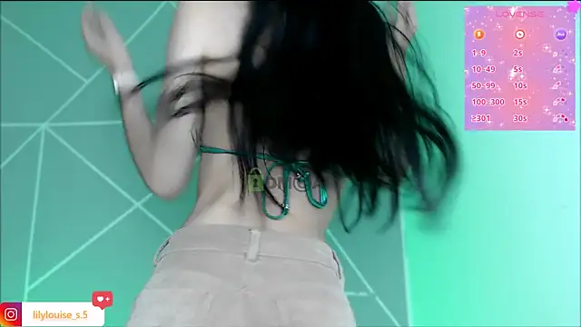 lilylouisee online show from March 13, 10:55 am