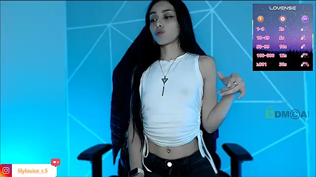 Snapshot of lilylouisee chatting on June 13, 1:14 am lilylouisee online show from June 13, 1:14 am
