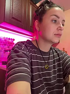 Snapshot of ellie_ssexy chatting on December 11, 4:39 am ellie ssexy online show from December 11, 4:39 am