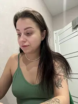 Snapshot of ellie_ssexy chatting on December 22, 8:58 pm ellie ssexy online show from December 22, 8:58 pm