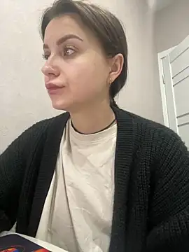 Snapshot of ellie_ssexy chatting on January 6, 4:47 am ellie ssexy online show from January 6, 4:47 am