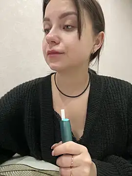 Snapshot of ellie_ssexy chatting on January 13, 4:50 am ellie ssexy online show from January 13, 4:50 am