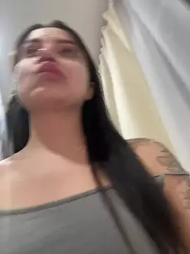 Snapshot of ellie_ssexy chatting on January 14, 2:43 pm ellie ssexy online show from January 14, 2:43 pm