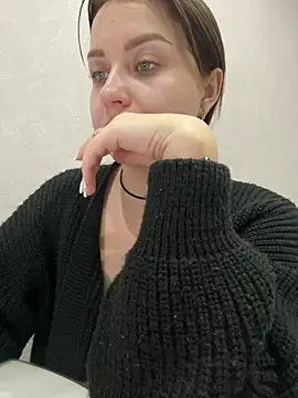 Snapshot of ellie_ssexy chatting on January 24, 4:48 am ellie ssexy online show from January 24, 4:48 am