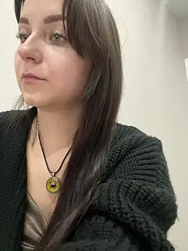 Snapshot of ellie_ssexy chatting on January 28, 4:50 am ellie ssexy online show from January 28, 4:50 am