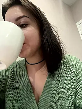 Snapshot of ellie_ssexy chatting on February 10, 4:52 am ellie ssexy online show from February 10, 4:52 am