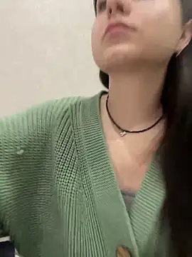 Snapshot of ellie_ssexy chatting on February 14, 4:47 am ellie ssexy online show from February 14, 4:47 am