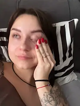 Snapshot of ellie_ssexy chatting on February 24, 4:49 am ellie ssexy online show from February 24, 4:49 am