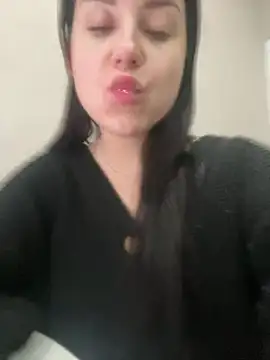 Snapshot of ellie_ssexy chatting on March 3, 4:47 am ellie ssexy online show from March 3, 4:47 am