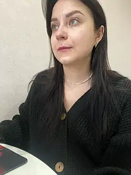 Snapshot of ellie_ssexy chatting on March 7, 4:57 am ellie ssexy online show from March 7, 4:57 am